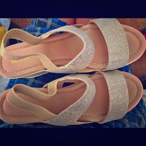 Women's Wanted Sandals (Gold)